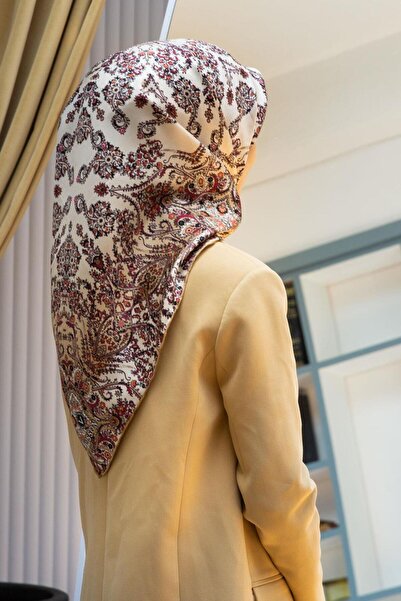 Vissona %100 Twill İpek Şal Desenli Krem Renkli 90x90 Eşarp Dikim Şekli : El ...