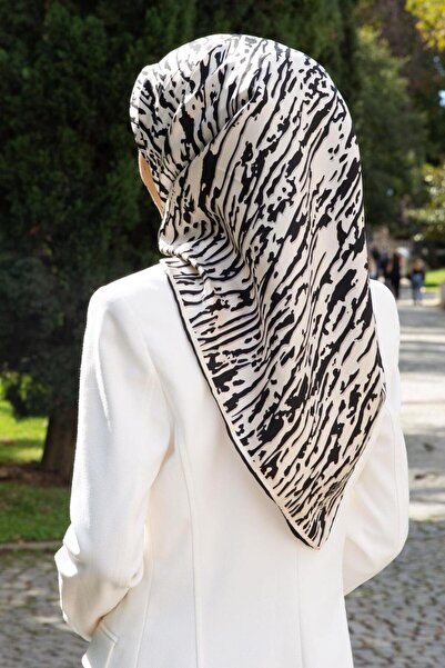 Vissona %100 Twill İpek Çizgi Desenli Krem - Siyah Renkli 90x90 Eşarp Dikim Ş...