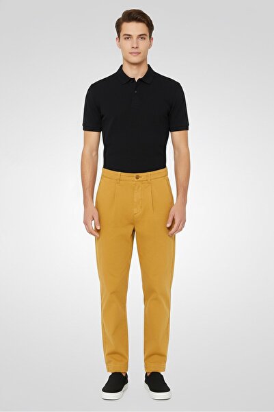 Gant بنطال تشينو سادة بقصّة عادية للرجال، بني