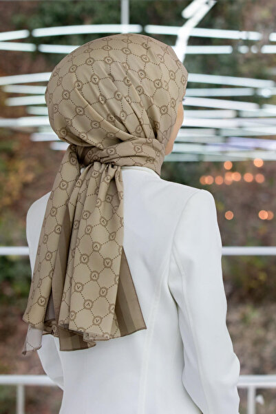 Vissona LÜKS MEDİNE İPEĞİ MONOGRAM DESENLİ BEJ RENKLİ 75X195 KIRIŞMAZ ŞAL MOS...