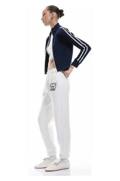 Koton Спортен панталон с тройна прежда, повдигнати джобове и връзки, свободна...