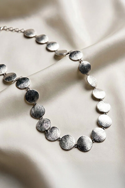 Hedef Bijuteri Silver Color Round Sequin Crushed Textured Necklace