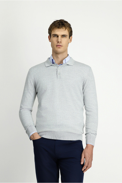 Kiğılı Пуловер от вълна с редовна кройка, поло яка и копчета