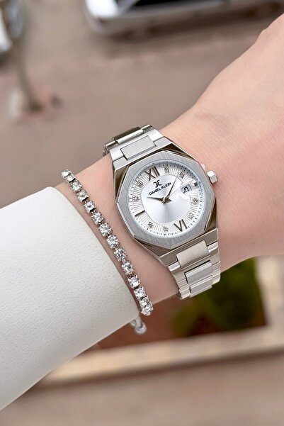 Daniel Klein ساعة يد نسائية مقاس 30 ملم مع سوار معصم قابل للتعديل باللون الرمادي