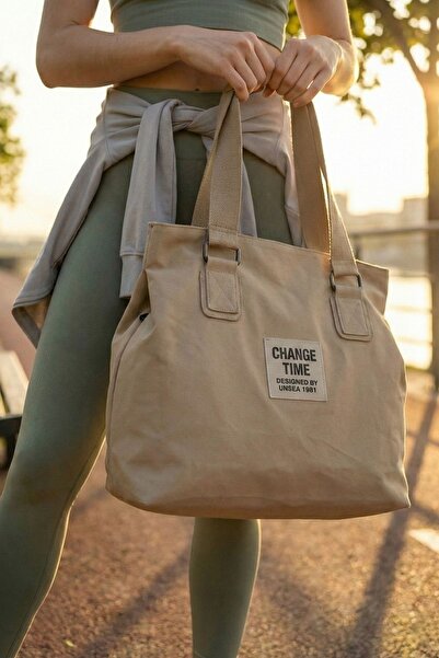 Change Time Oversized Women's Hand and Shoulder Sports Bag