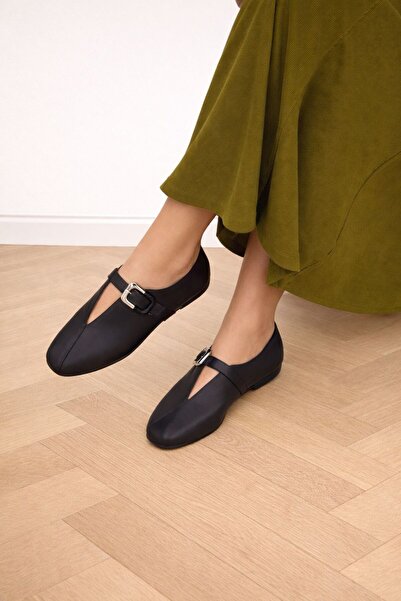 ESSO LA MİA حذاء باليه مريح للنساء مزود بإبزيم من الجلد