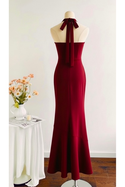 Dressco Melissa - Halter Neck Fish Form Flounce Maxi Dress
