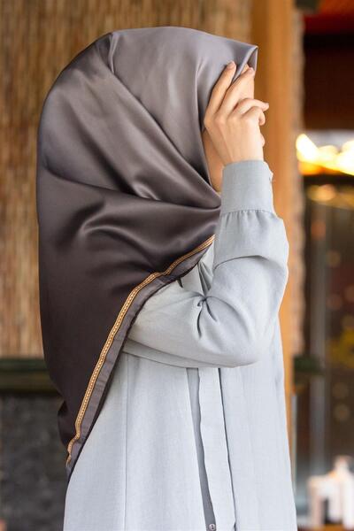 VİOLLA Twill Degrade Desenli Gri Renkli 90x90 Eşarp (İpek İçermez) Kenar Diki...