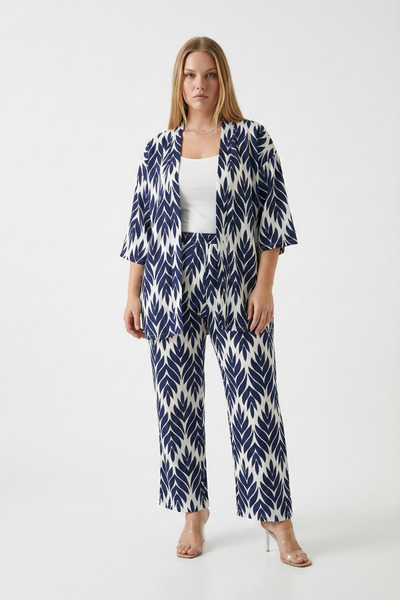 Elisho طقم كيمونو منقوش من قماش بوروميك