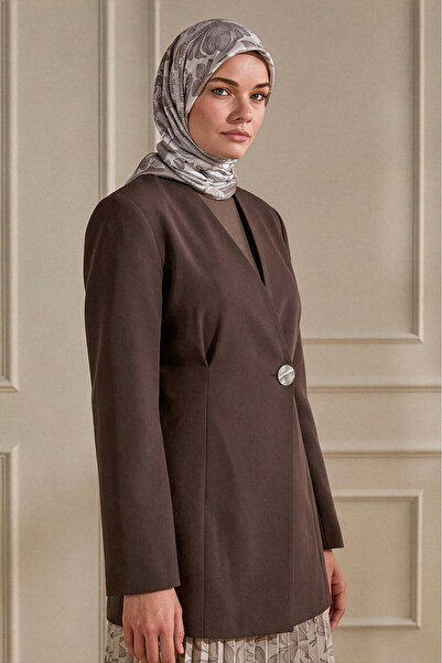 SilkTouch وشاح طبيعي بنمط زهرة الزنبق