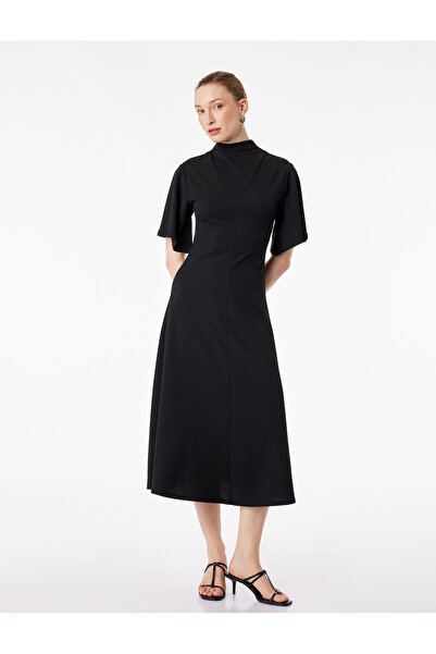 Koton فستان طويل من قماش الكريب سكوبا بأكمام قصيرة وياقة واسعة