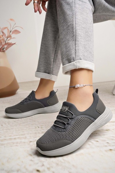 Kids Club Shoes حذاء رياضي بلاك سي 562 للجنسين FUME
