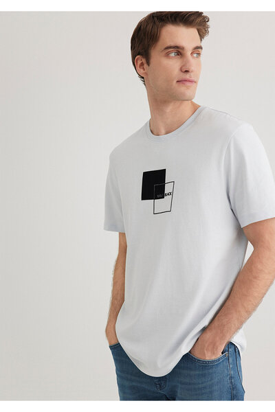 Mavi Schwarzes bedrucktes T-Shirt mit normaler Passform / normaler Passform 0...