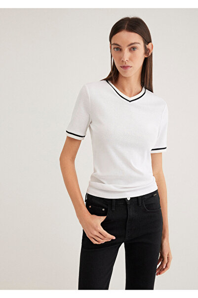 Mavi V Yaka Şerit Detaylı Beyaz Tişört Slim Fit / Dar Kesim 1612906-70057