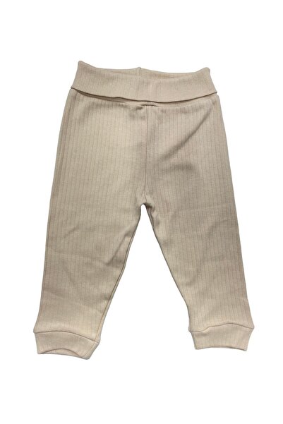 Tiffany بنطلون بدون حذاء بتقرير أساسي باللون البيج