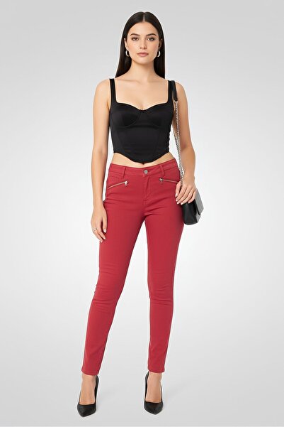Scuderia Ferrari بنطلون نسائي ضيق سادة بقصّة عادية، أحمر