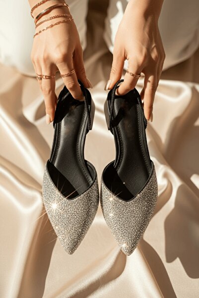 DİVOLYA Обувки с висок ток и заострени върхове, украсени с камъни (4 см) от T...