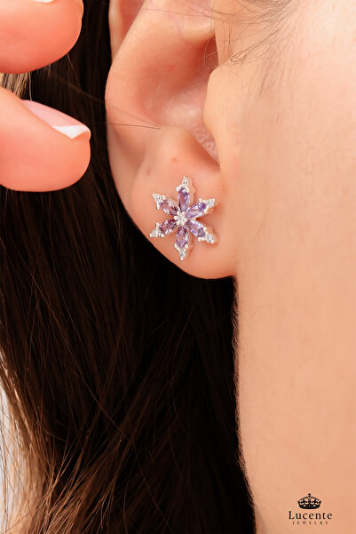 Lucente Jewellery Işıklı Hediye Kutulu 925 Ayar Luxury Serisi Mor Lotus Gümüş Hediyelik Sevgiliye Eşe Kız Arkadaşa Anneye Doğum Günü Hediyesi Şans ve Bereket Simgesi Kamelya Çiçeği Lotus İğneli Zarif 1 Çift Küpe