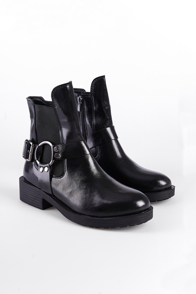 Capone Outfitters Lianne Elastische Biker-Stiefel mit Metall-Accessoires