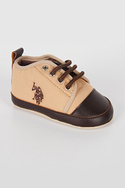 U.S. Polo Assn. حذاء أطفال رجالي بني اللون من يو.إس. بولو أسين