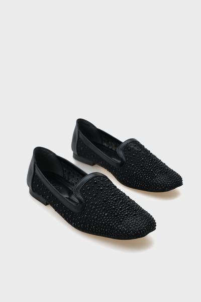 Capone Outfitters حذاء باليه نسائي أنيق من Ada Blunt Toe Mesh Stone