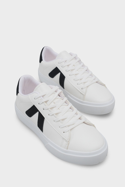 Capone Outfitters Sandra V Λεπτομερή γυναικεία αθλητικά παπούτσια με κορδόνια