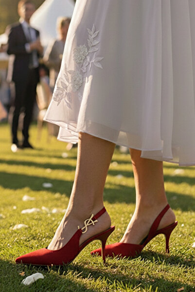 Moira Shoes حذاء نسائي بكعب أحمر مدبب من الأمام للسهرات