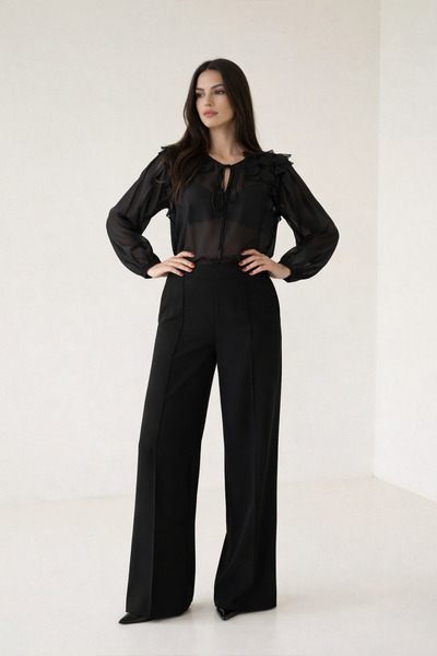 Setre Siyah Dikiş Ve Geniş Paça Detaylı Pantolon