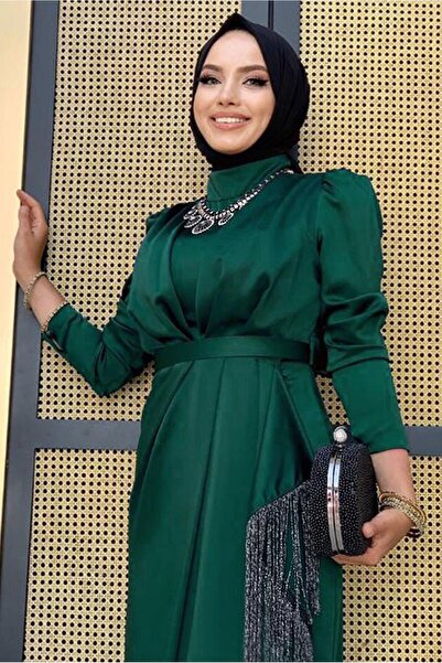 TRENDTESETTÜR KADIN YEŞİL (ZÜMRÜT) KEMERLİ PÜSKÜLLÜ SATEN ABİYE ELBİSE T 3673