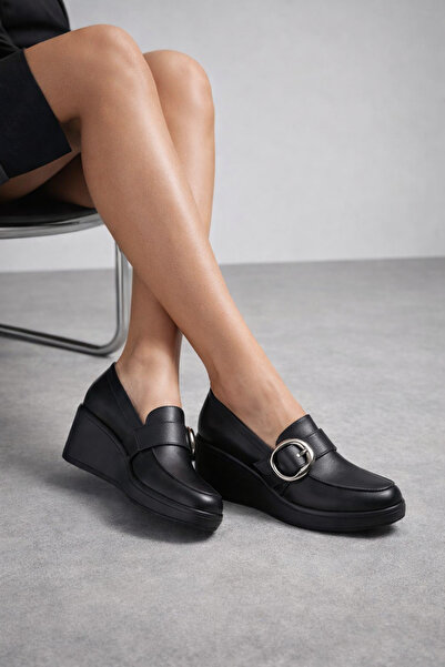 NO BRAND Alvera Hakiki Deri Metal Aksesuarlı Dolgu Topuk Loafer