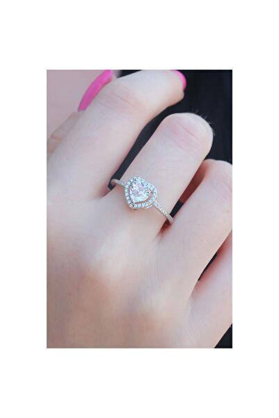 Clariss خاتم نسائي فضي اللون مرصع بحجر الزركون على شكل قلب من النحاس