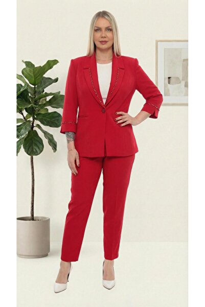 MİSS DİAMOND بدلة أنيقة من قطعتين مع تفاصيل حجرية وبنطلون أحمر بسيط وأنيق