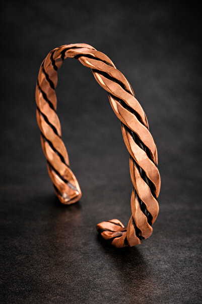 İyyaKee سوار نسائي من النحاس بتصميم مضفر، سوار نسائي على شكل أصفاد