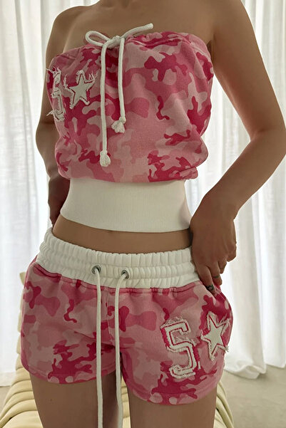 İlayda Toprak Σετ σορτς και μπλουζάκι χωρίς τιράντες σε ροζ καμουφλάζ