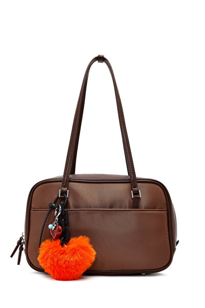 Derimod حقيبة كتف نسائية بنية اللون مع إكسسوارات 26PBD272214