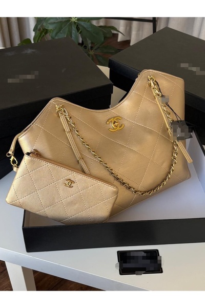 Generic Handbag and shoulder bag, high quality material, with accessories