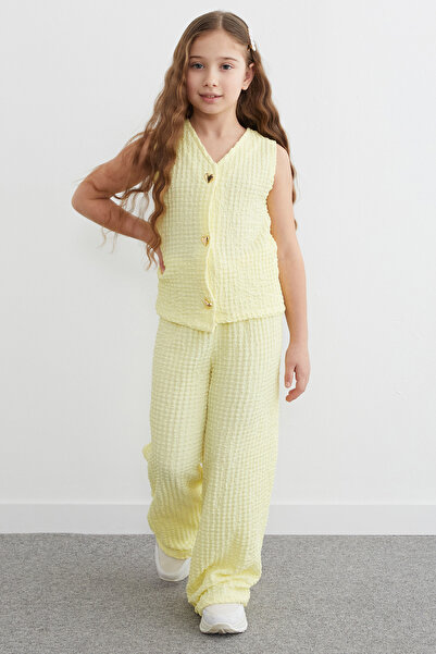 Fulla Moda Kalp Düğmeli Dokulu Yelekli Kız Çocuk 2 Li Takım