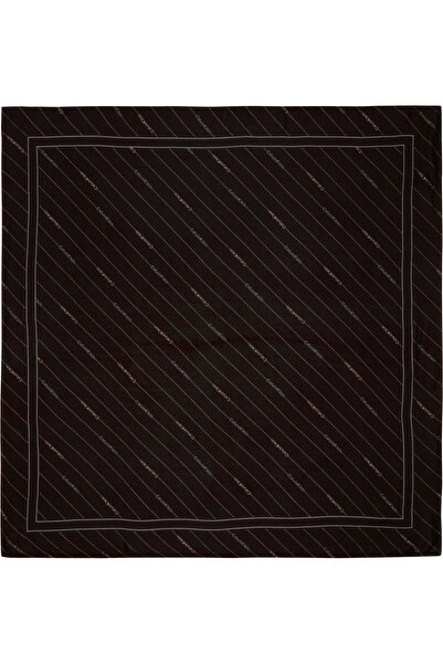 Calvin Klein شعار مخطط مربع