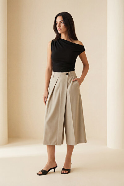 Setre Beige Asymmetrical Detailed Comfortable Cut Shorts with Belt and Pockets