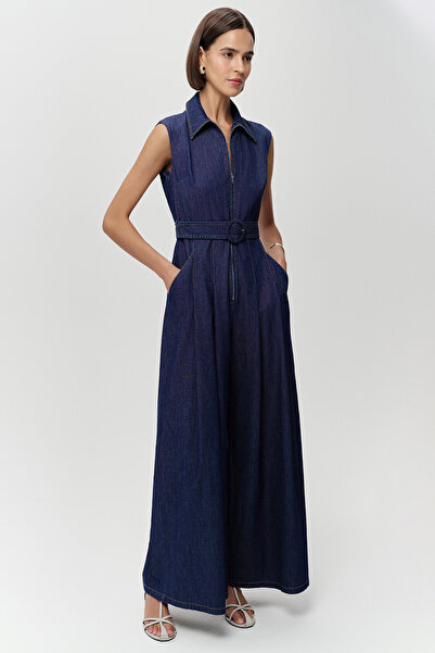 Exquise Sleeveless Regular Jumpsuit with Zippered Collar and Belted Pockets