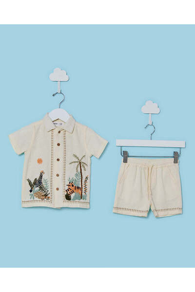 REDTAG طقم قميص وشورت مطرّز باللون الكريمي للأولاد الرضع (قطعتان)