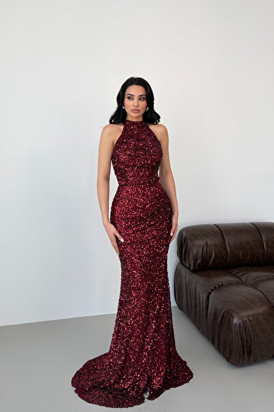 Serica Moda Burgundy Halter Neck Sequin Embroidered Fish Tail Evening Dress