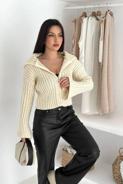 ModaLavida Kayık Yaka İspanyol Yırtmaç Detay Kol Kadın Hırka