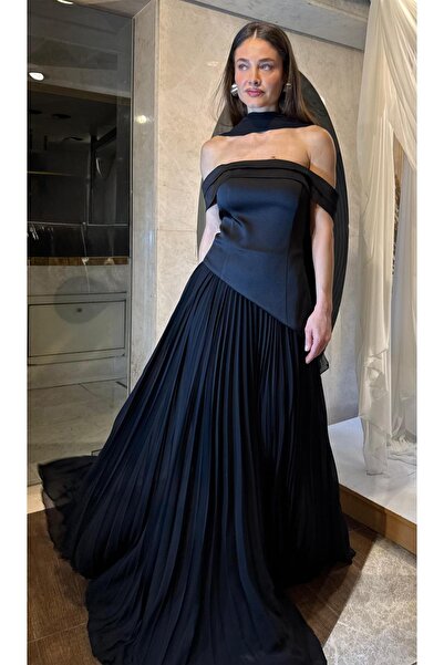 SpringStore Siyah Üstü Saten Altı Piliseli Abiye