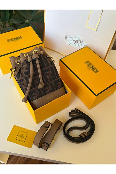 Generic Handbag and shoulder bag, high quality material, with accessories