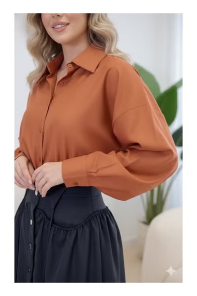 FULLJOY A colorful blouse with a comfortable fit and long sleeves; a stylish ...