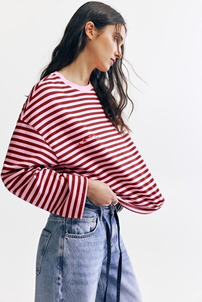 Pull & Bear Çizgili, yıldızlı ve yazılı tişört