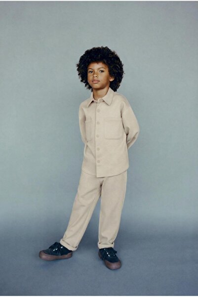 Magu Момчешки памучен бежов минималистичен комплект - риза с копчета на джоба...