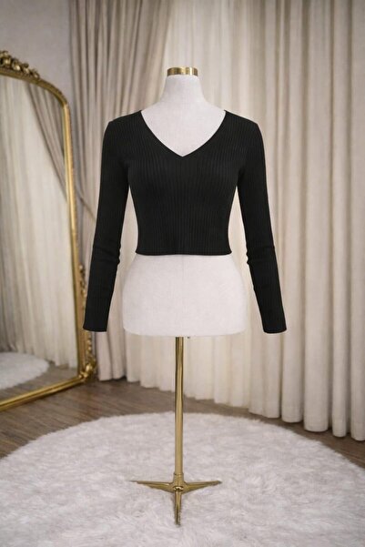 CHEVALIER FASHION Women’s Ribbed Knit Crop Top – Long Sleeve V-Neck Slim Fit Casual & Elegant Top