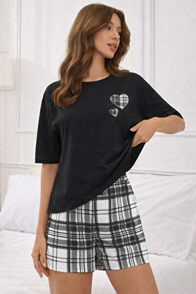 Cool & Sexy Heart Printed Black T-Shirt and Plaid Shorts Women's Pajama Set